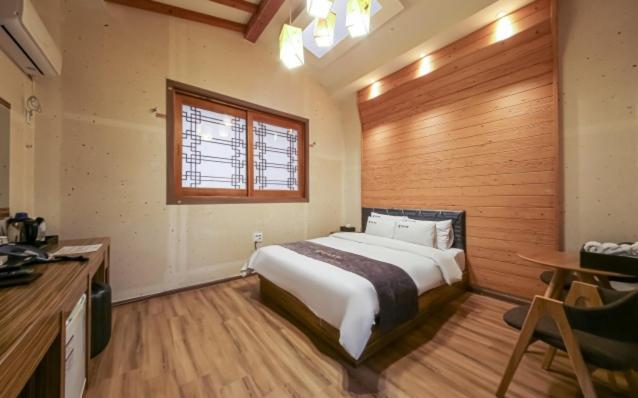 Jeonju Hanok Hotel Kung Екстер'єр фото