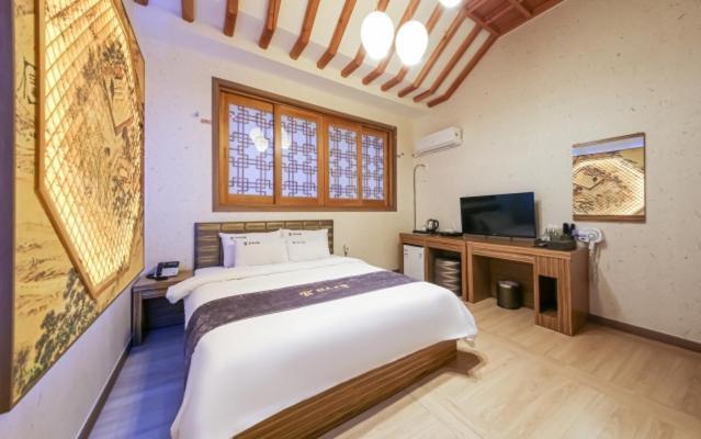 Jeonju Hanok Hotel Kung Екстер'єр фото