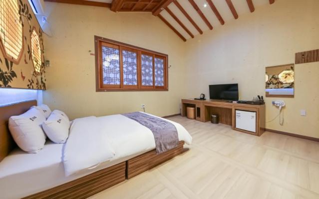 Jeonju Hanok Hotel Kung Екстер'єр фото