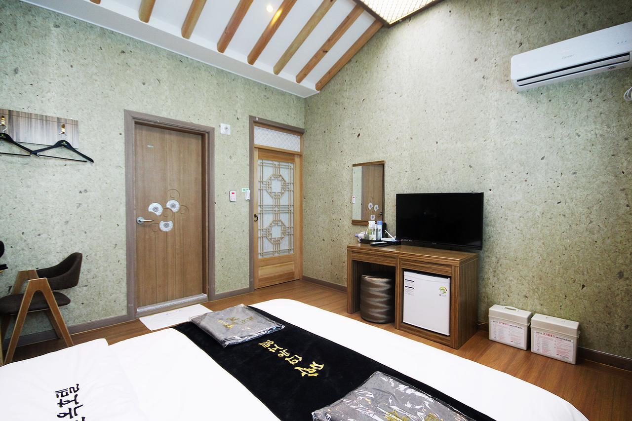 Jeonju Hanok Hotel Kung Екстер'єр фото