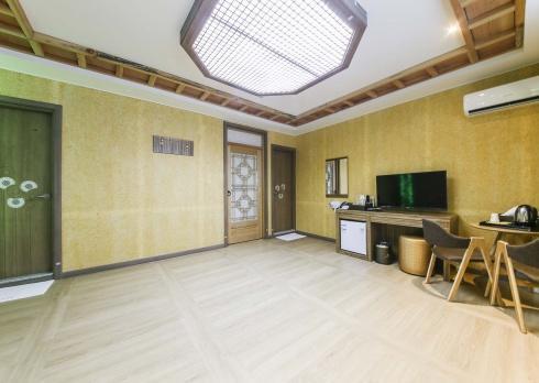 Jeonju Hanok Hotel Kung Екстер'єр фото